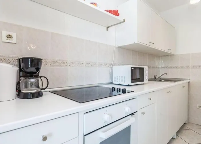 Apartment With Pool Lucia By Guide